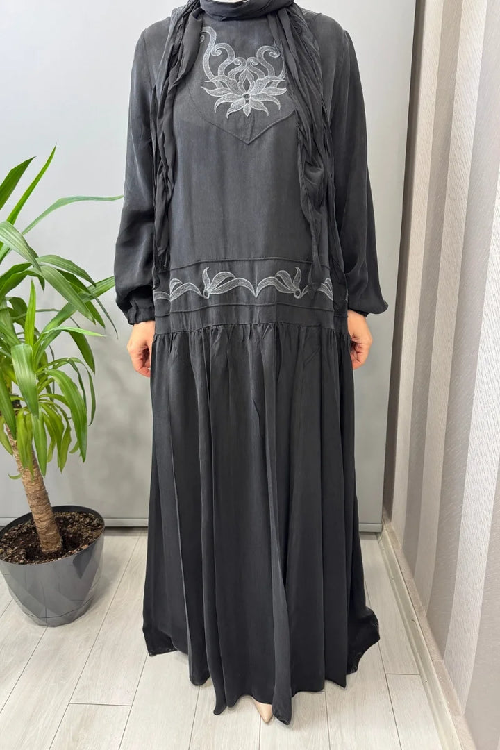 Misswhence Nakış ve Şal Detaylı Cupro İpek Elbise 39820 - Siyah - Görsel 4 