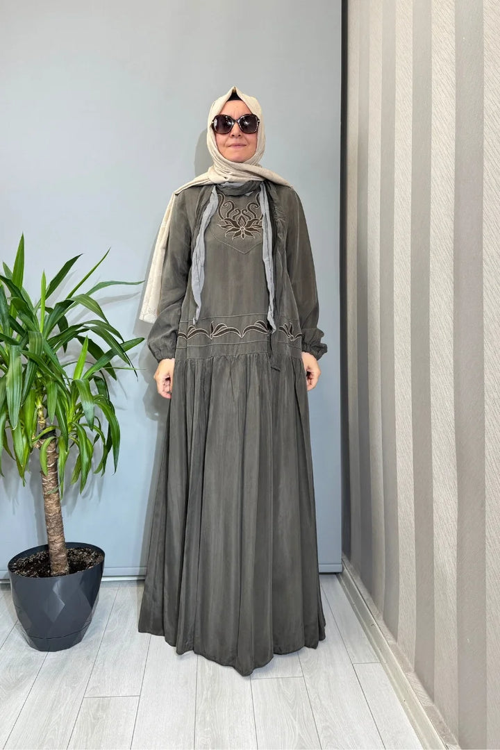 Misswhence Nakış ve Şal Detaylı Cupro İpek Elbise 39820 - Haki - Görsel 1 