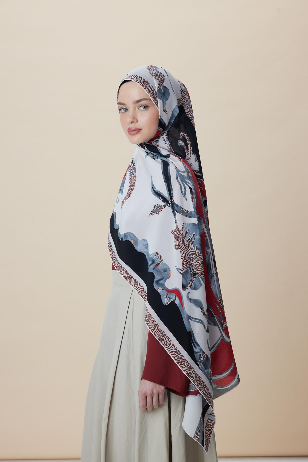 Maisa AYÇIL KREP İPEK ŞAL 70*190 CM - KIRMIZI