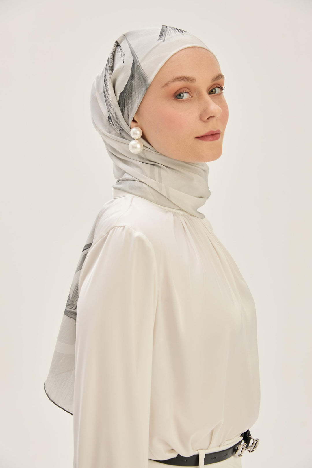 EFZA KREP İPEK ŞAL 70*190 CM - GRİ 