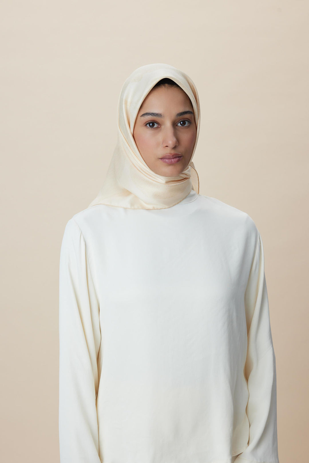 FARAH MULBERRY İPEK EŞARP 90*90 CM - AÇIK ŞEFTALİ - Görsel 2