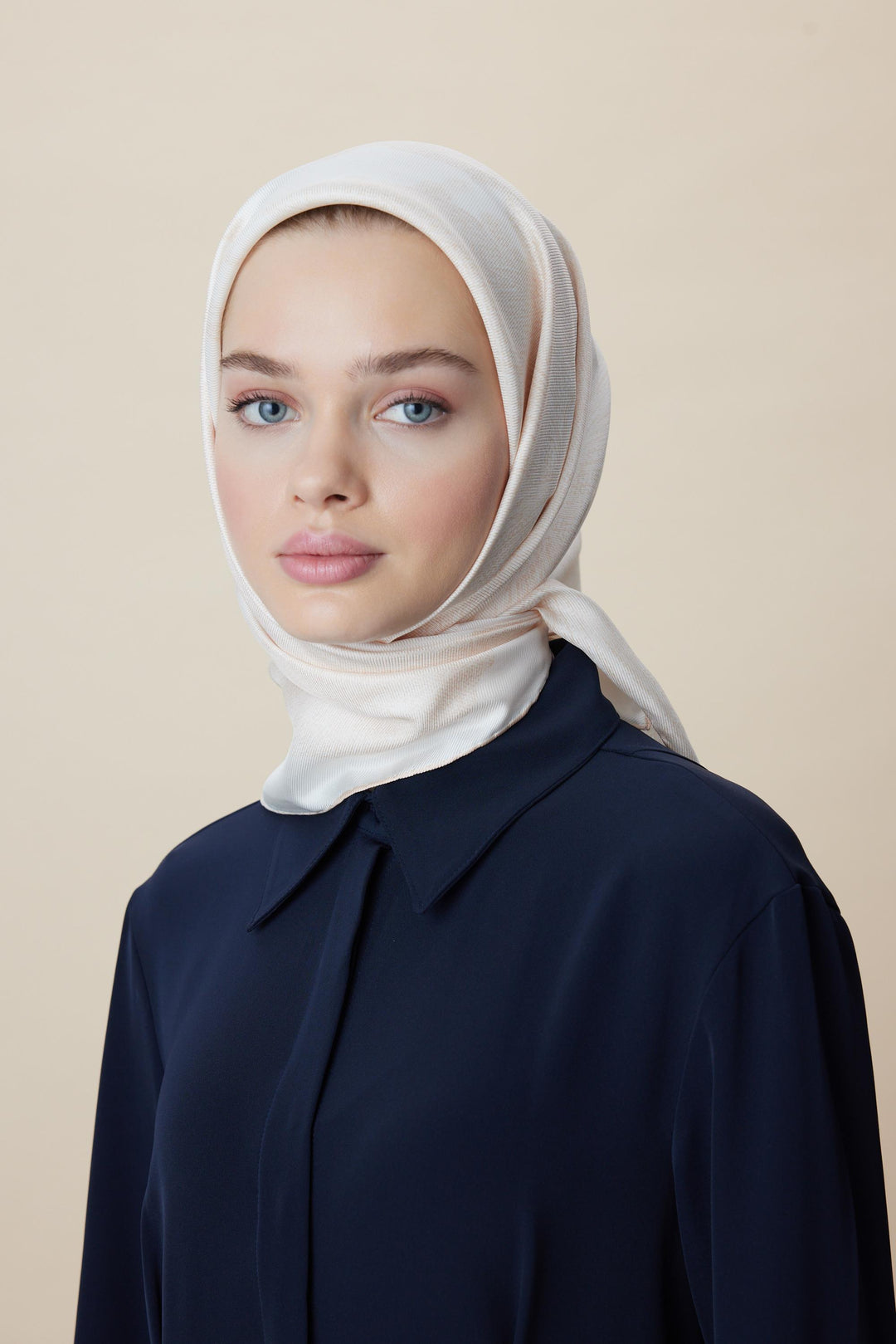 FARAH MULBERRY İPEK EŞARP 90*90 CM - AÇIK ŞEFTALİ - Görsel 8