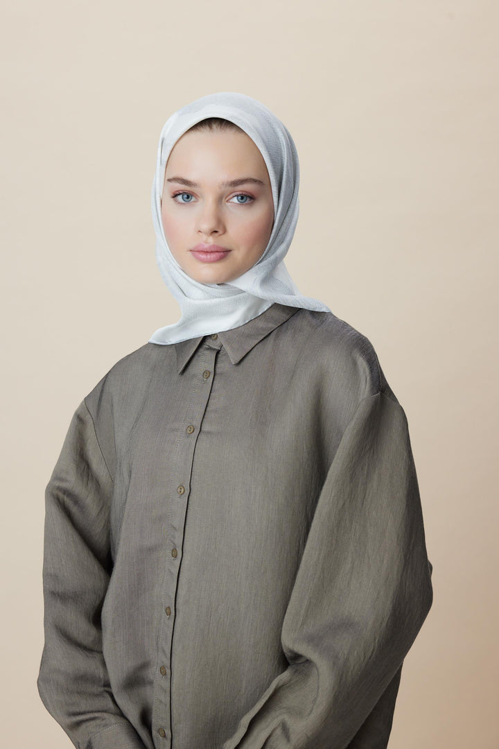 FARAH MULBERRY İPEK EŞARP 90*90 CM - GÜMÜŞ - Görsel 2