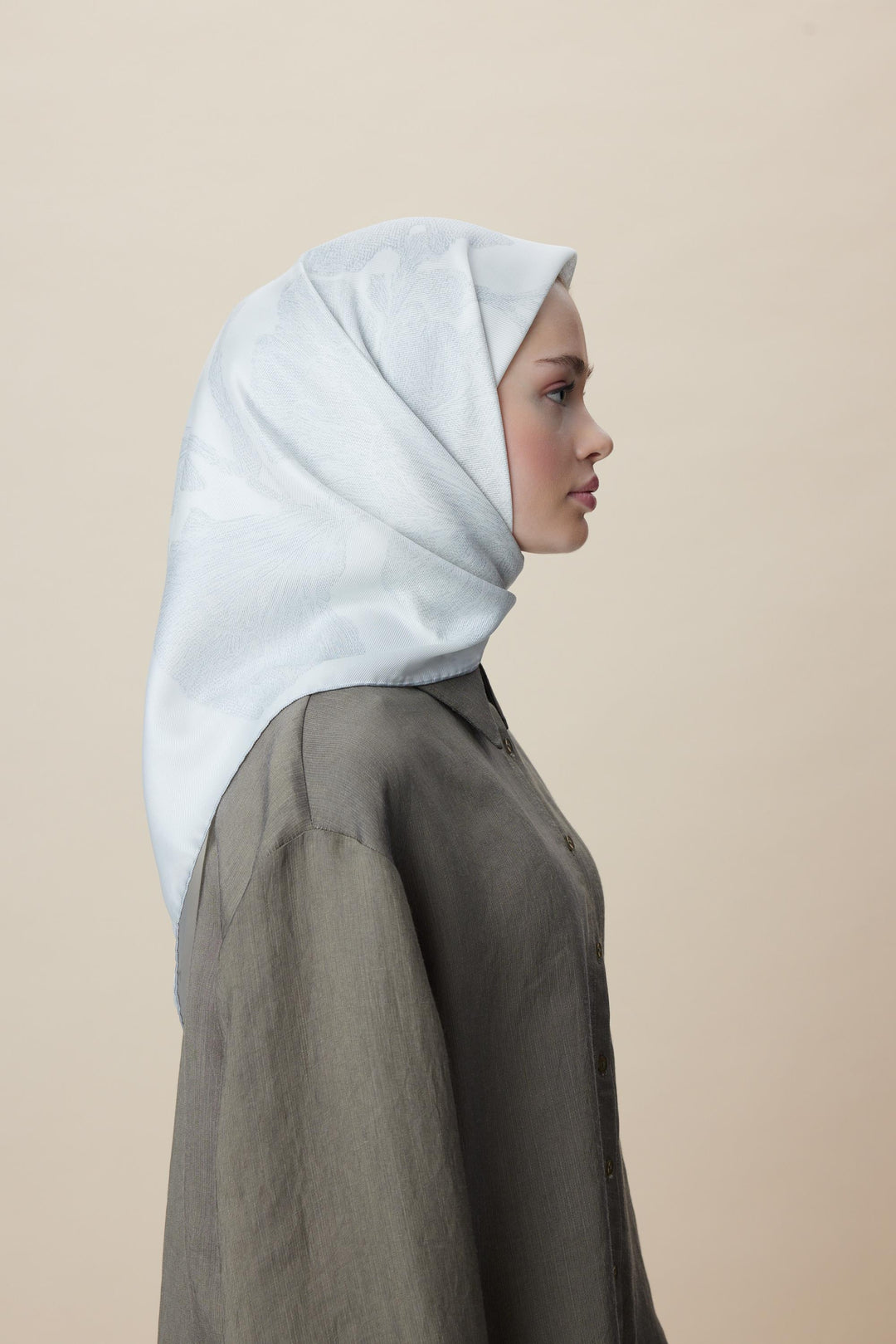 FARAH MULBERRY İPEK EŞARP 90*90 CM - GÜMÜŞ - Görsel 4