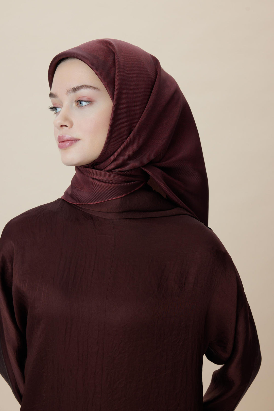 FARAH MULBERRY İPEK EŞARP 90*90 CM - KOYU KIRMIZI - Görsel 1