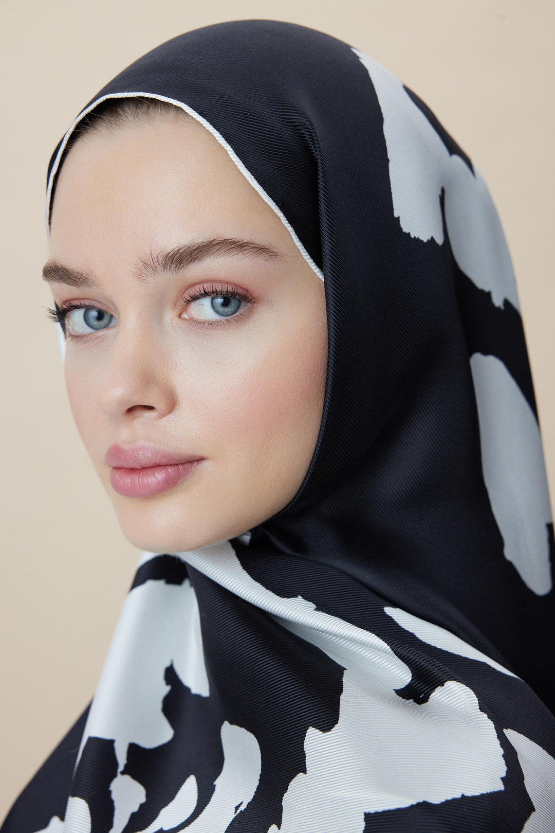 Maisa FARAH MULBERRY İPEK ŞAL 70*190 - K. BEYAZ