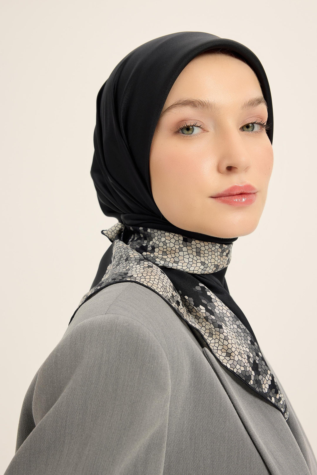 Maisa Gina Tivil İpek Eşarp - Siyah