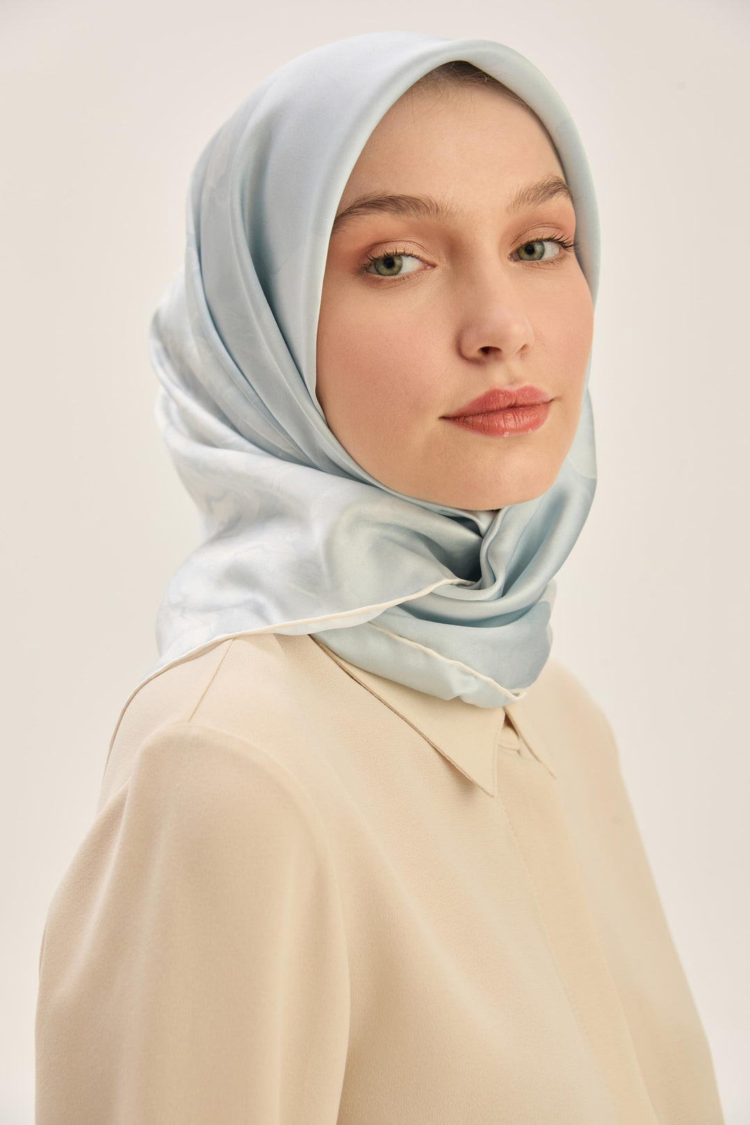 Maisa KATRE SURA İPEK EŞARP 90*90 CM - AÇIK MAVİ