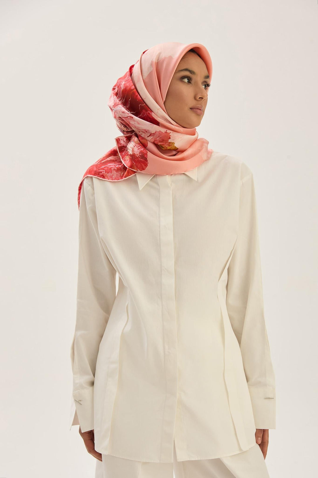 Maisa KATRE SURA İPEK EŞARP 90*90 CM - NAR ÇİÇEĞİ
