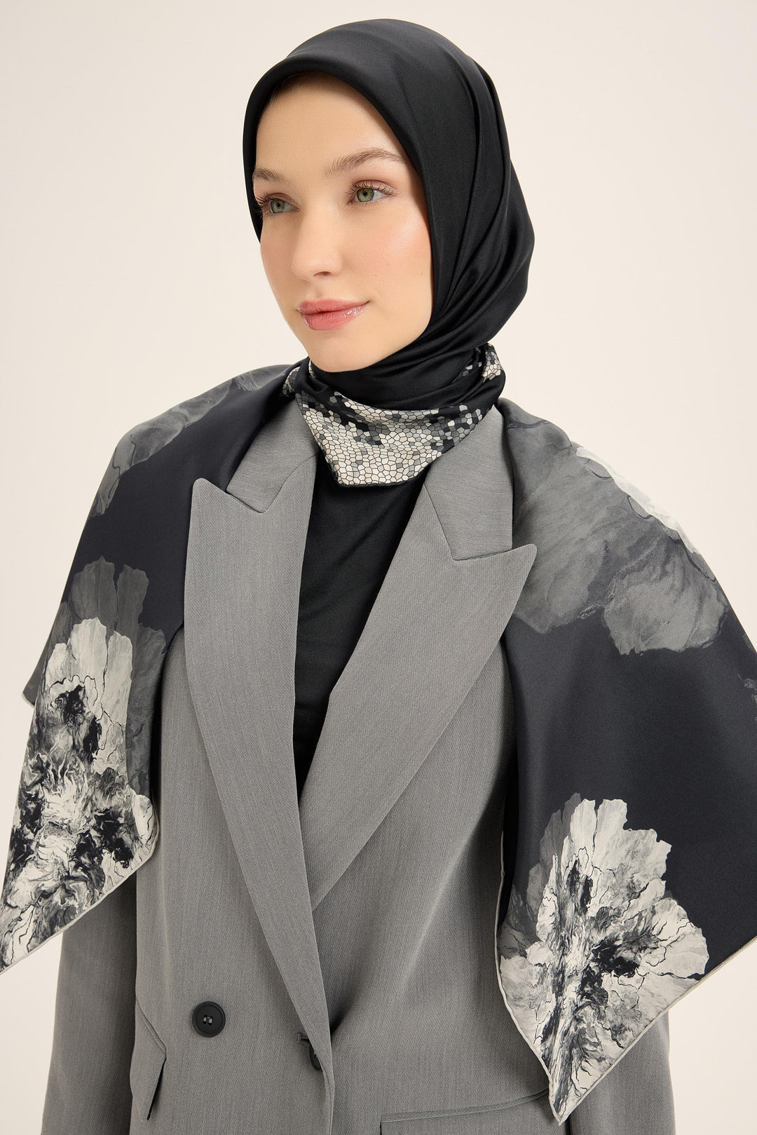 KATRE TİVİL İPEK EŞARP 90*90 CM - SİYAH - Görsel 6