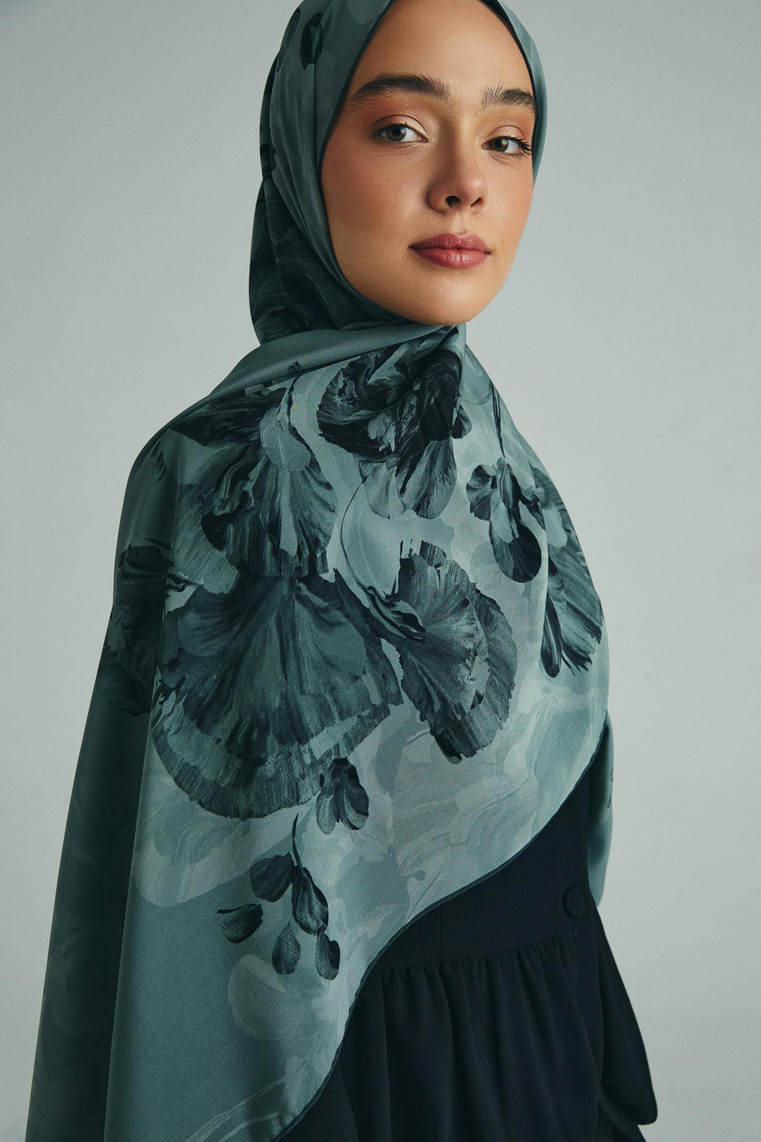 KEHRİBAR KREP İPEK ŞAL 70*190 CM - NİL YEŞİLİ 