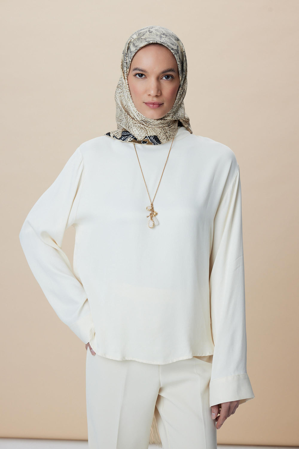 KÜN MULBERRY İPEK EŞARP 90*90 CM - HAKİ - Görsel 2