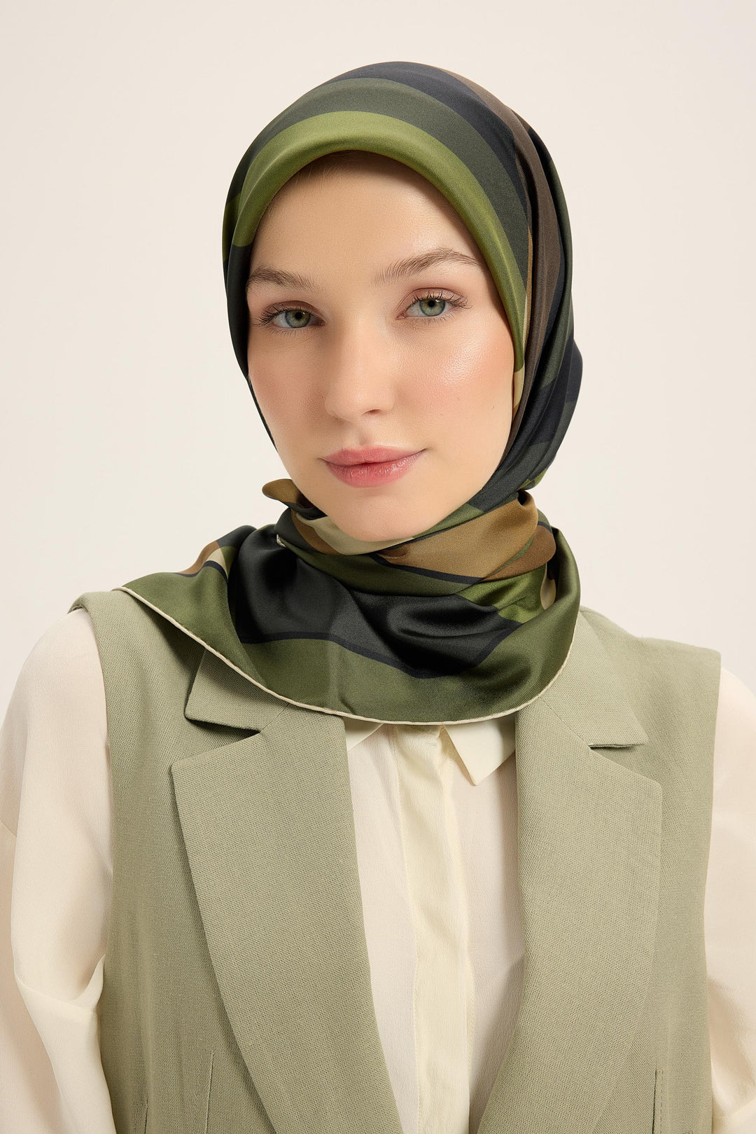 Maisa LALE TİVİL İPEK EŞARP 90*90 CM - KOYU YEŞİL