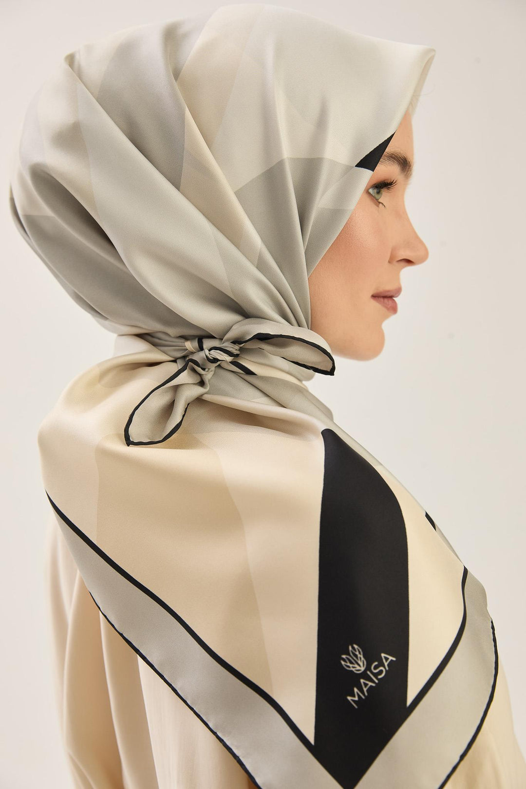 Maisa LALE TİVİL İPEK EŞARP 90*90 CM - SİYAH