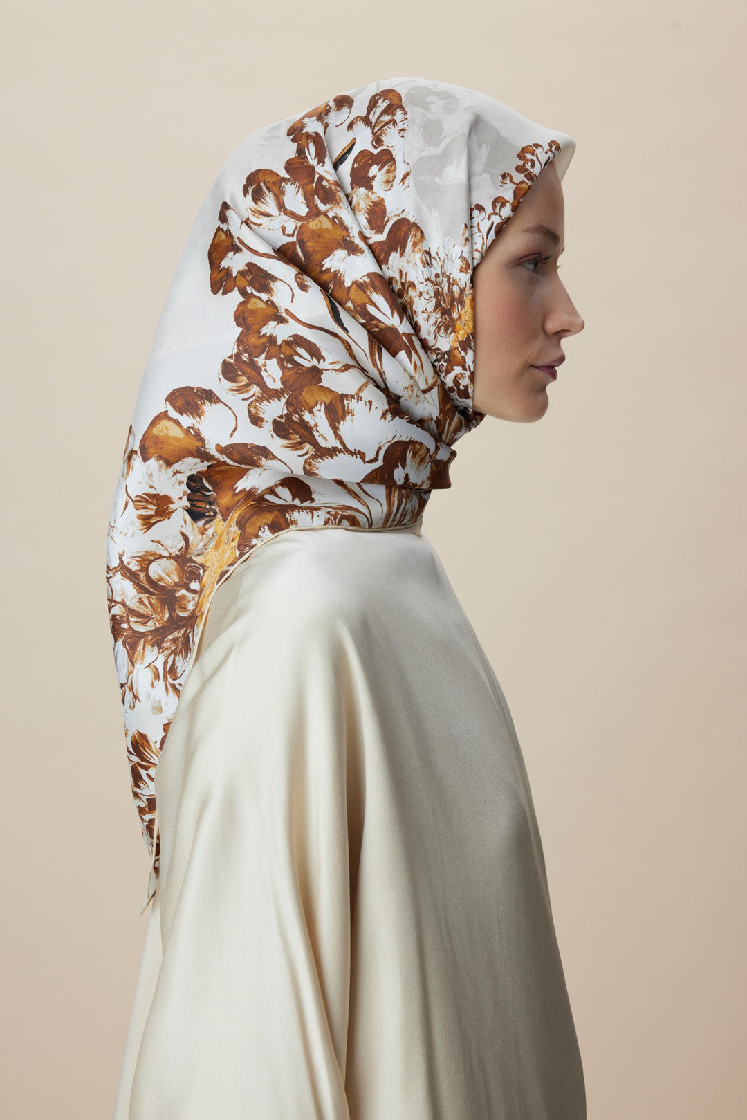 LARİN TİVİL İPEK EŞARP 90*90 CM - BEJ - Görsel 4