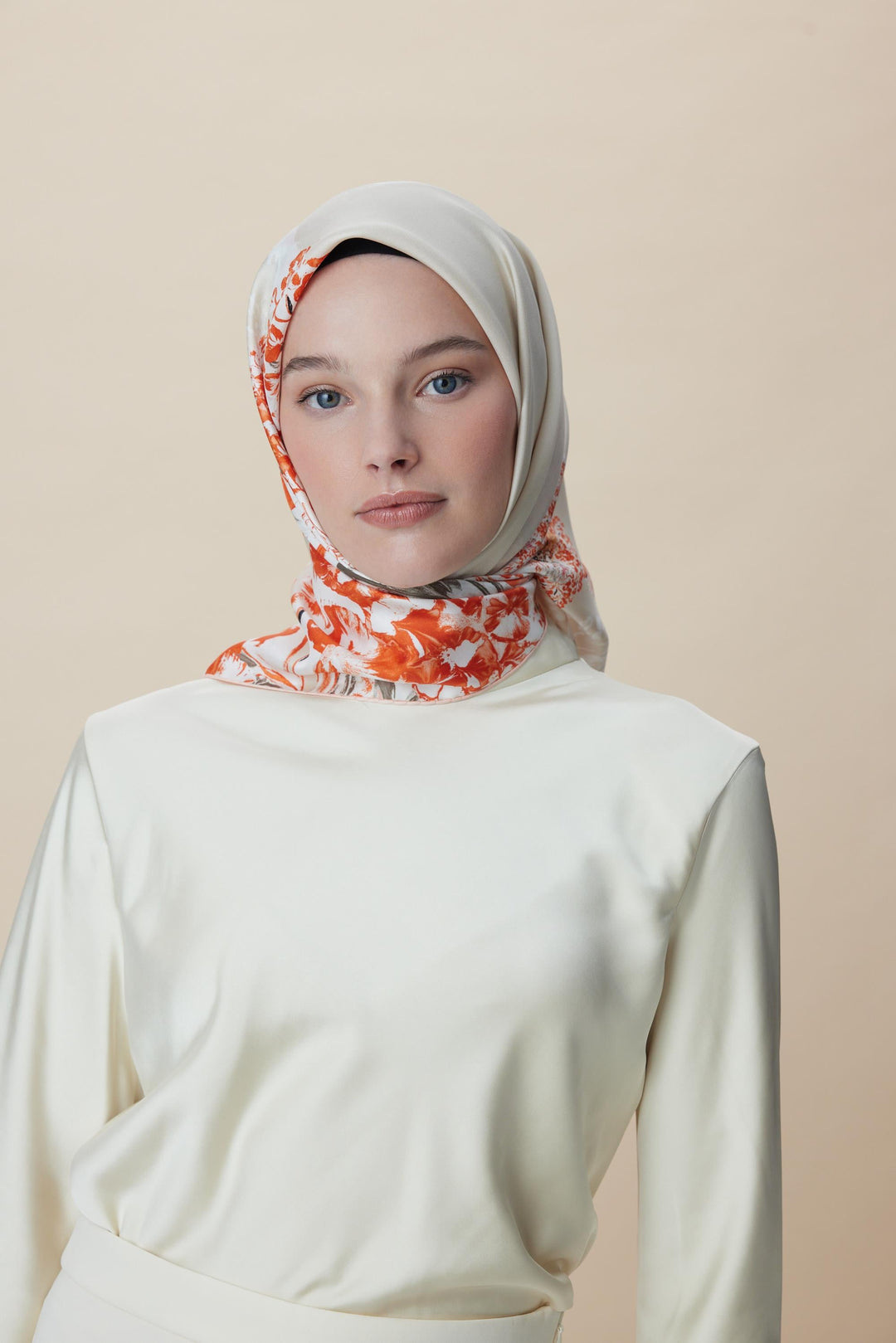 LARİN TİVİL İPEK EŞARP 90*90 CM - MERCAN - Görsel 1