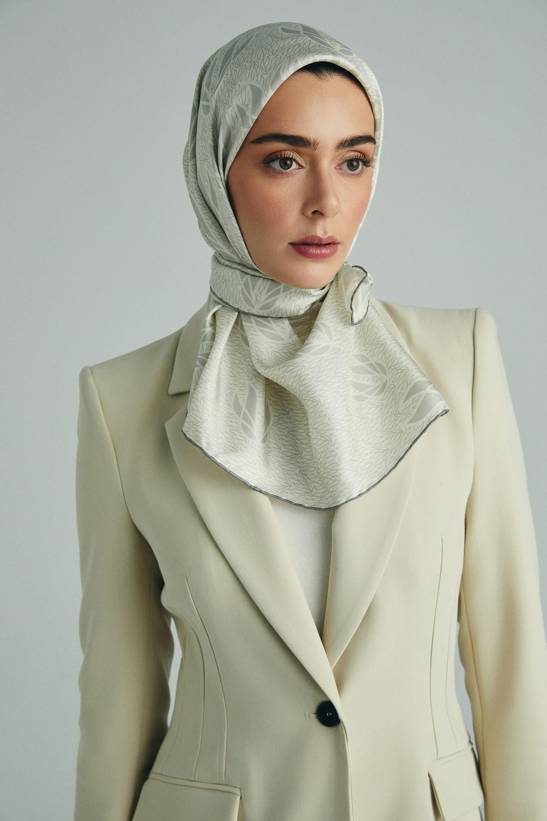 Maisa LAVİ TİVİL İPEK EŞARP 90*90 CM - EKRU