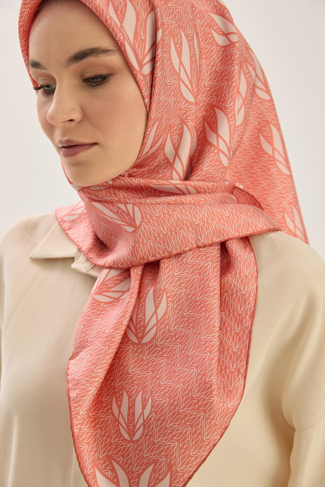 Maisa LAVİ TİVİL İPEK EŞARP 90*90 CM - GÜL KURUSU