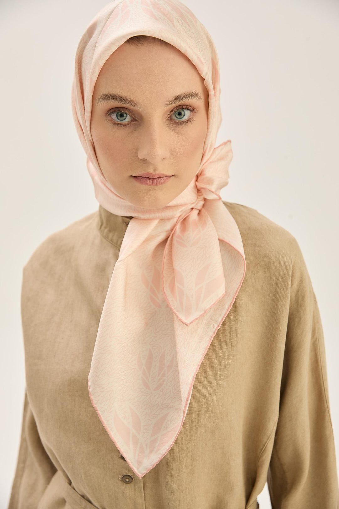 Maisa LAVİ TİVİL İPEK EŞARP 90*90 CM - PUDRA PEMBE