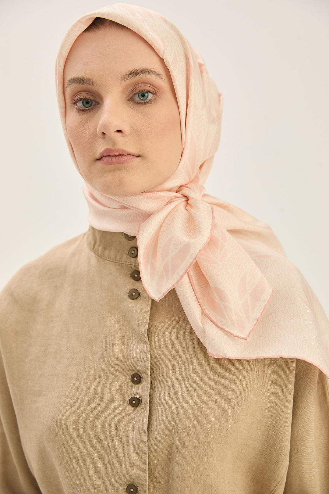 Maisa LAVİ TİVİL İPEK EŞARP 90*90 CM - PUDRA PEMBE