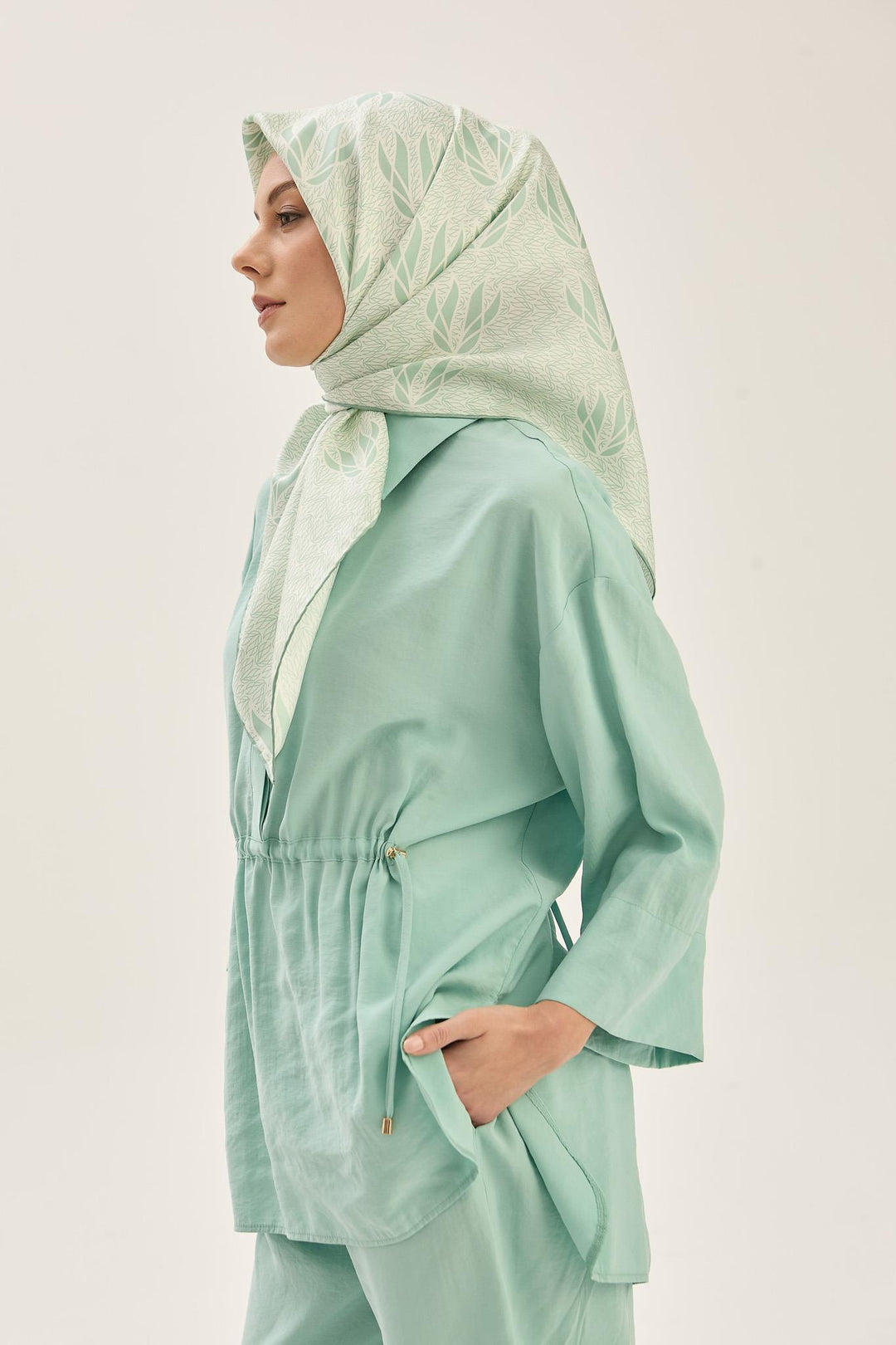 Maisa LAVİ TİVİL İPEK EŞARP 90*90 CM - YEŞİL