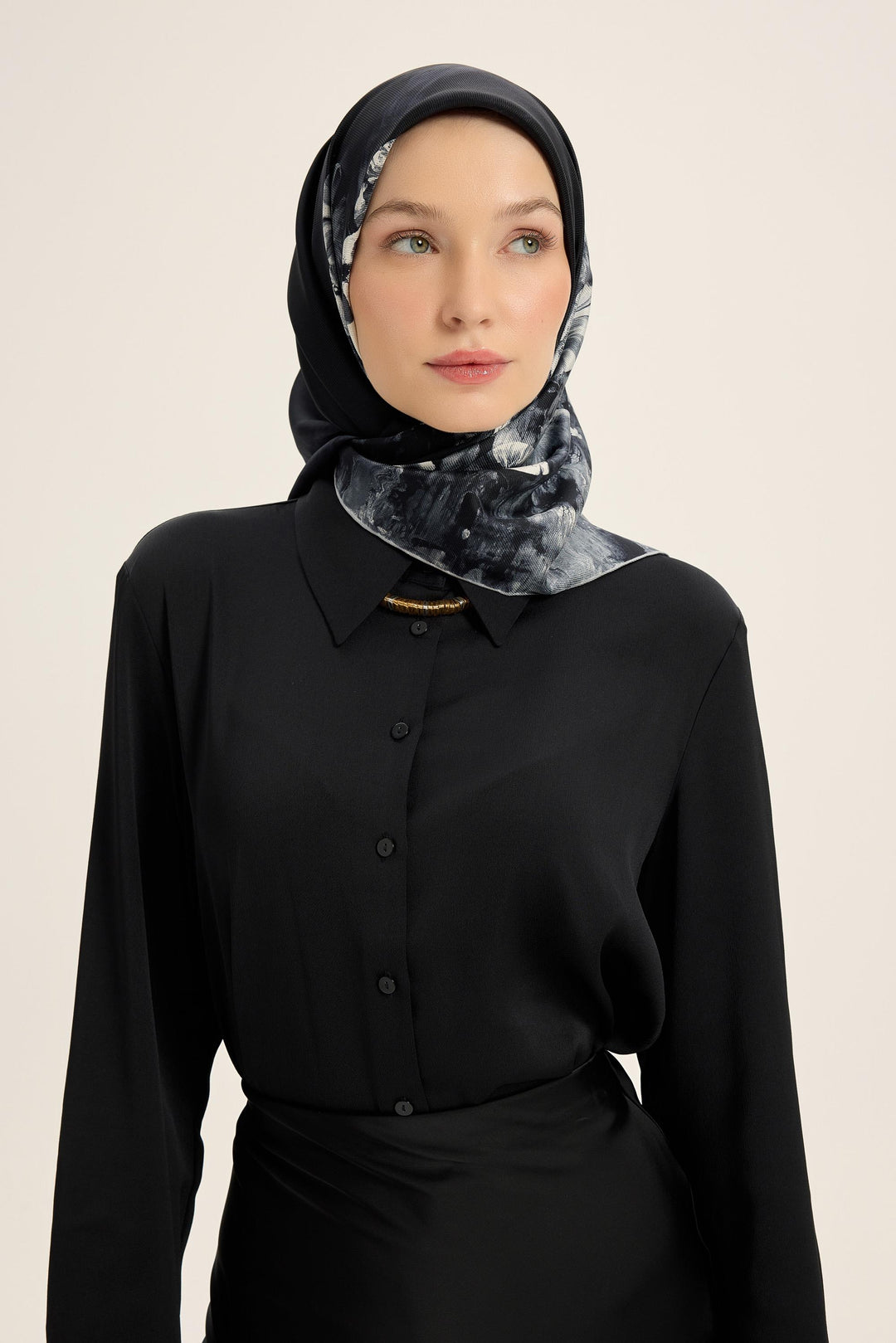 YONCA MULBERRY İPEK EŞARP 90*90 CM - SİYAH - Görsel 1