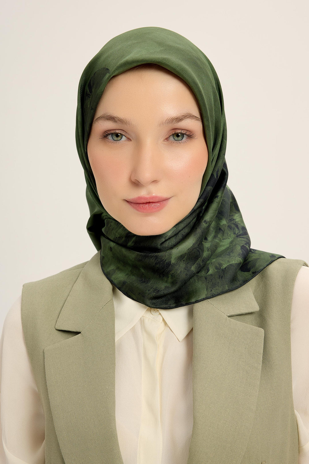 YONCA MULBERRY İPEK EŞARP 90*90 CM - KOYU YEŞİL - Görsel 1