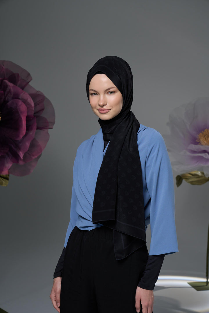 BİRCE KREP İPEK ŞAL 70*190 – SİYAH - Görsel 4