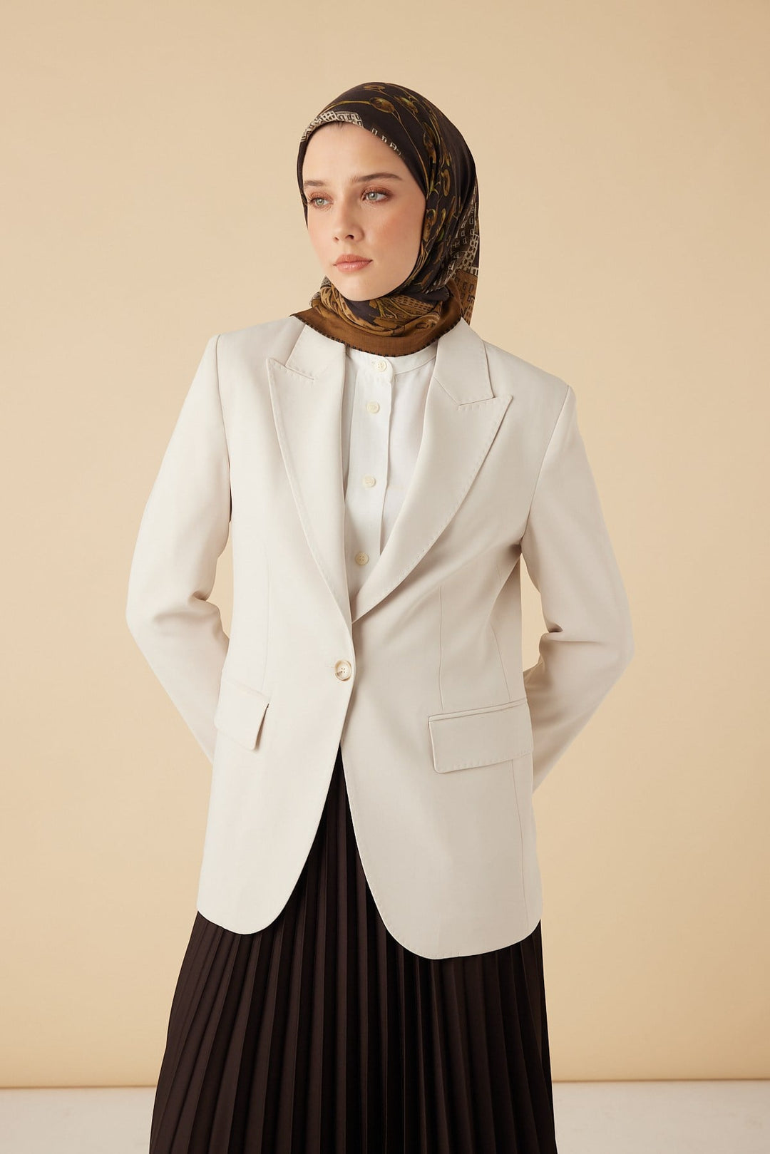 HAYAT YÜN ÜÇGEN ŞAL 140*140/2 CM - KAHVERENGİ - Görsel 1