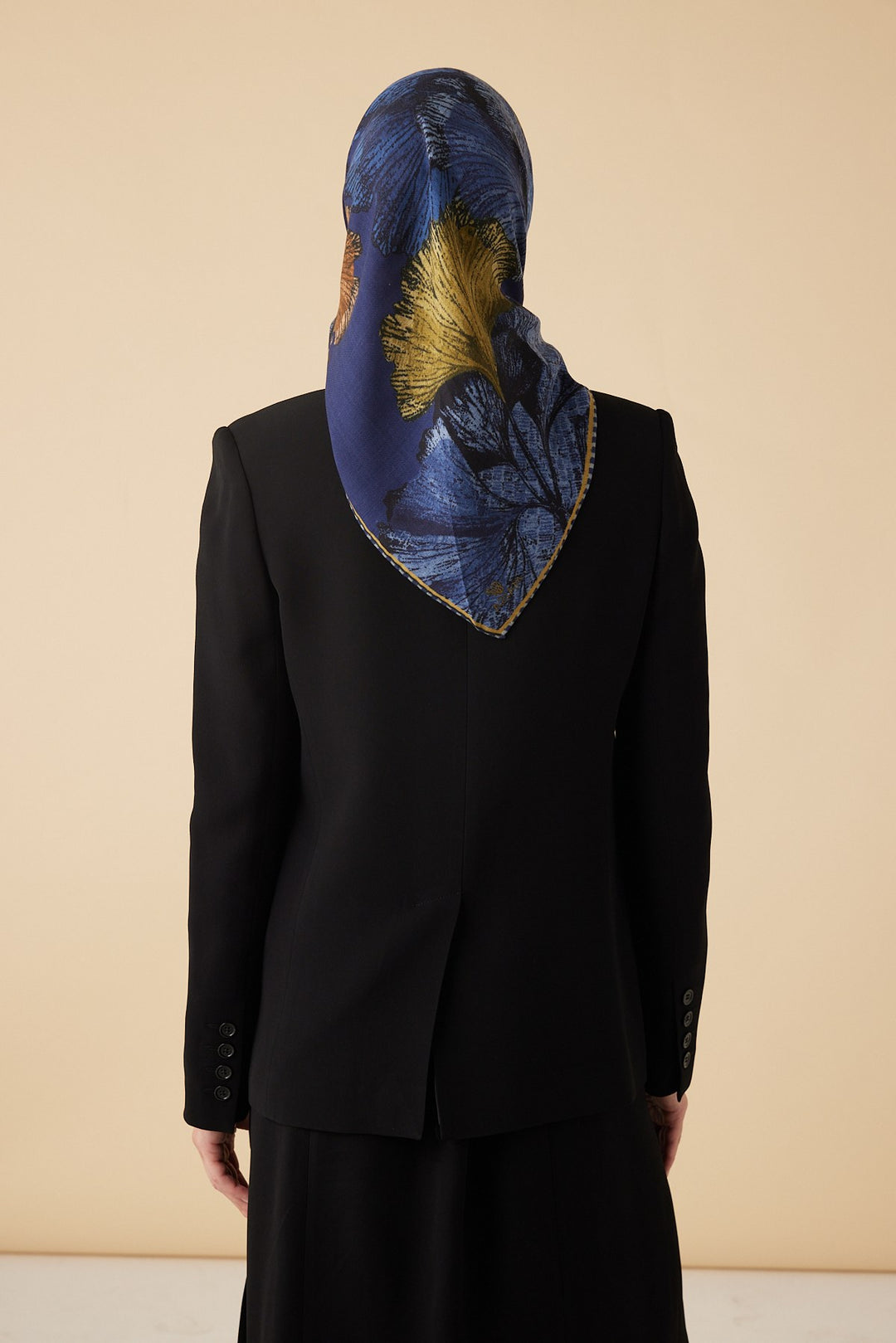 GİNKO YÜN ÜÇGEN ŞAL 140*140/2 CM - SARI LACİVERT - Görsel 5