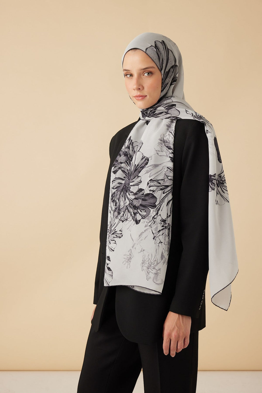 EZGİN KREP İPEK ŞAL 70*190 CM - GRİ - Görsel 2