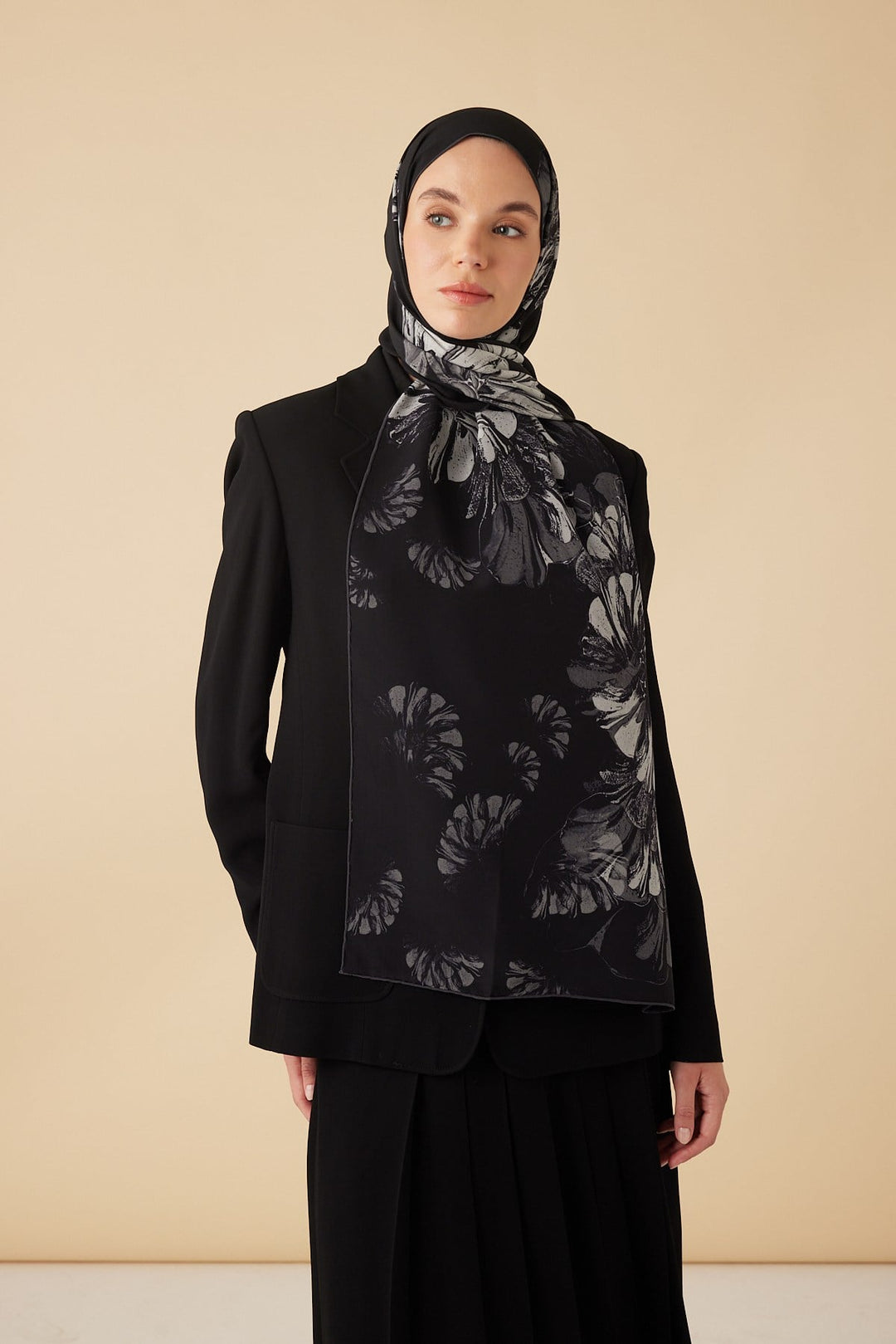 EZGİN KREP İPEK ŞAL 70*190 CM - SİYAH - Görsel 1
