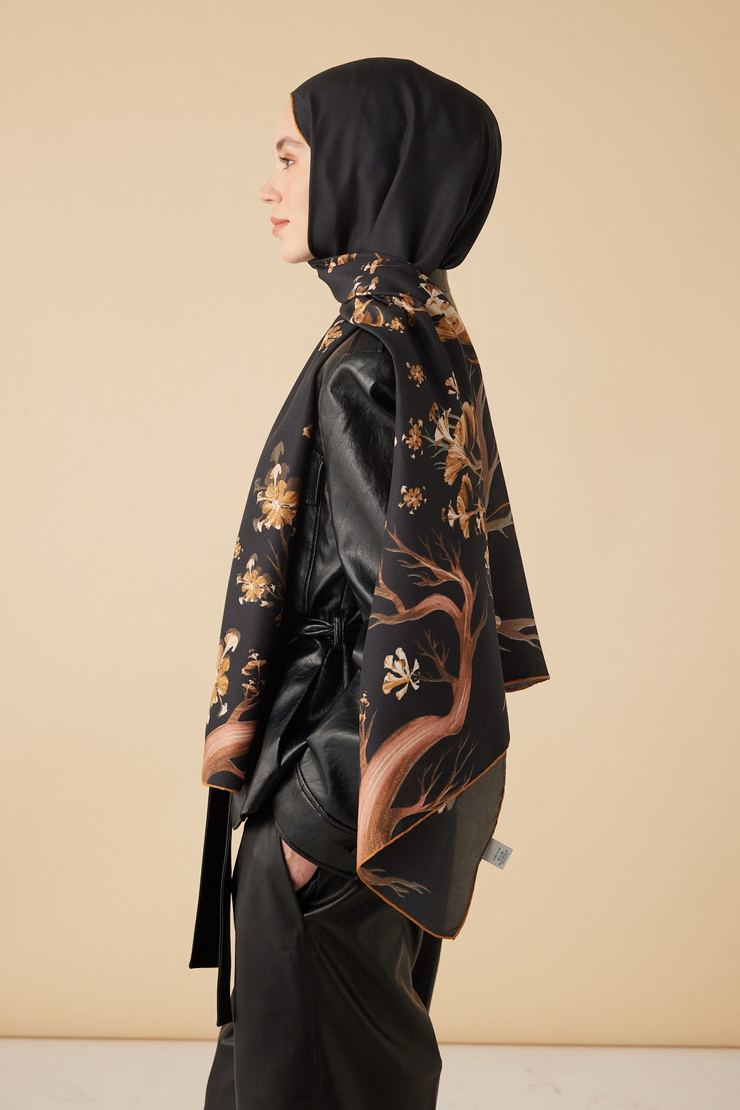 GEVHER PAMUK İPEK ŞAL 70*190 CM - GOLD SİYAH - Görsel 3