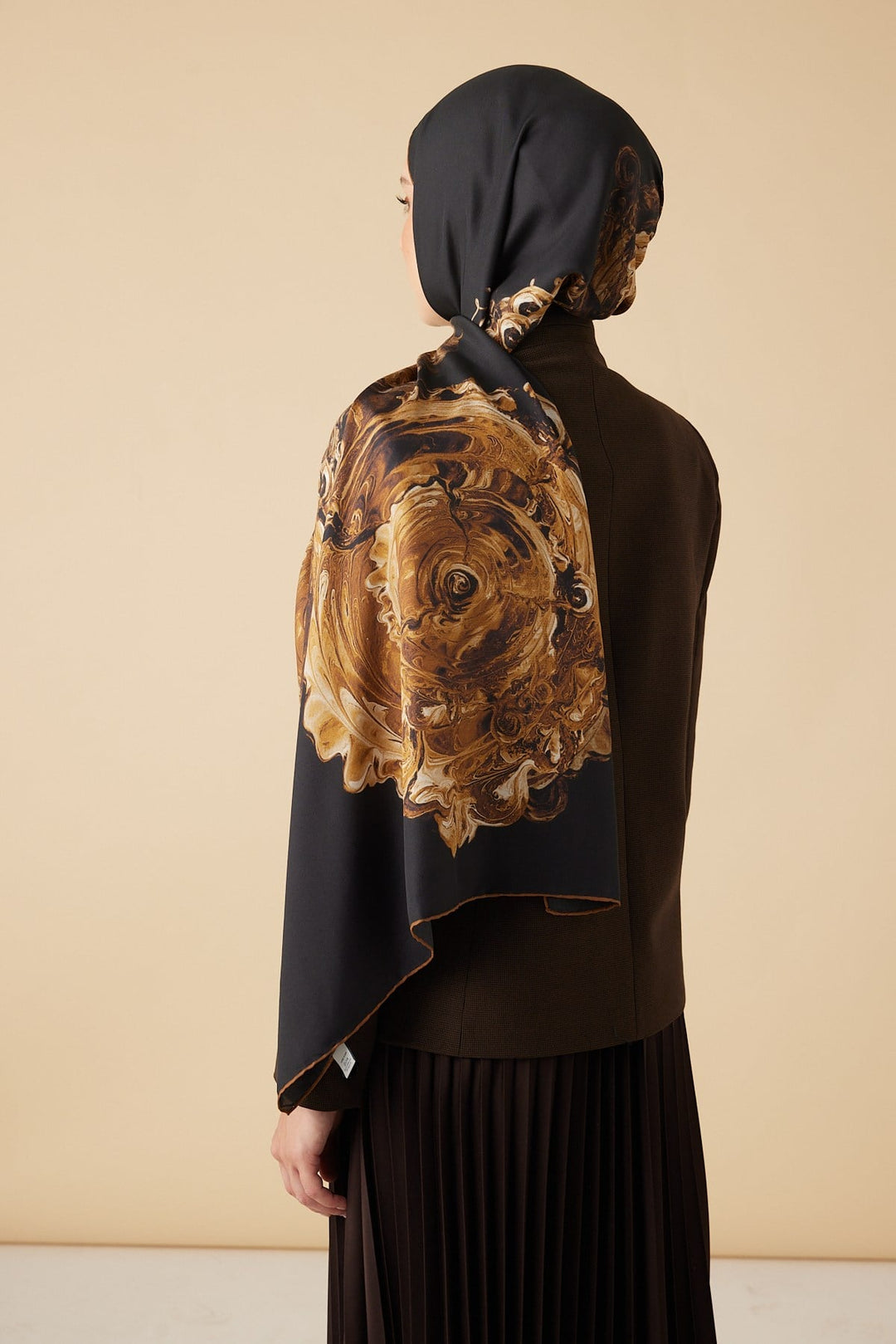 HARE PAMUK İPEK ŞAL 70*190 CM - GOLD SİYAH - Görsel 5