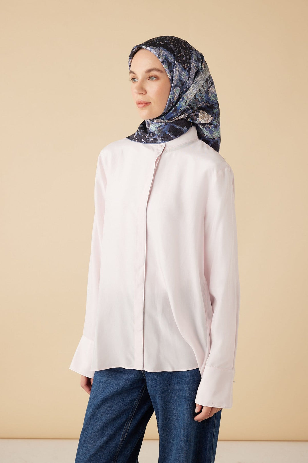 SU MASALI TİVİL İPEK EŞARP 90*90 CM - LACİVERT - Görsel 3