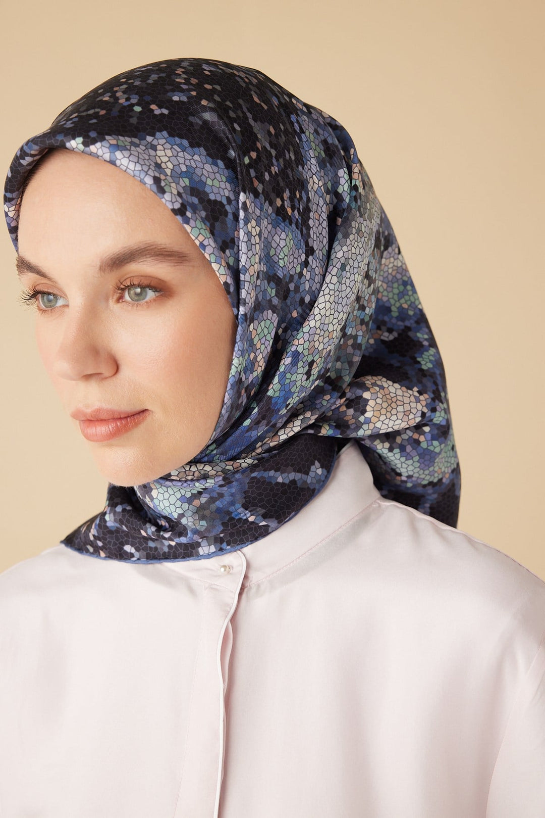 SU MASALI TİVİL İPEK EŞARP 90*90 CM - LACİVERT - Görsel 7