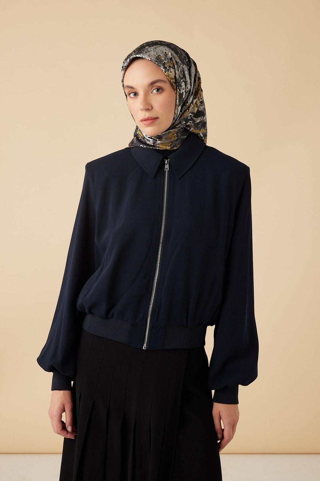 SU MASALI TİVİL İPEK EŞARP 90*90 CM - SİYAH - Görsel 1