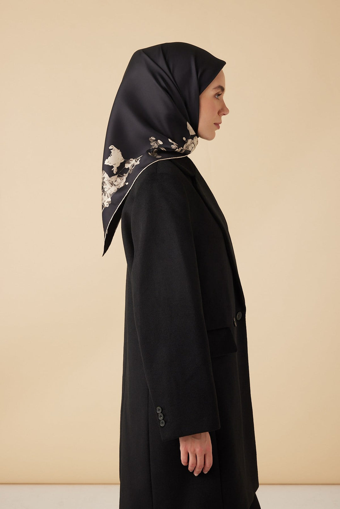 NEVA TİVİL İPEK EŞARP 90*90 CM - SİYAH BEJ - Görsel 4