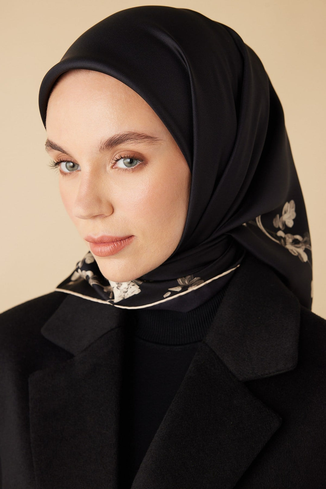 NEVA TİVİL İPEK EŞARP 90*90 CM - SİYAH BEJ - Görsel 7