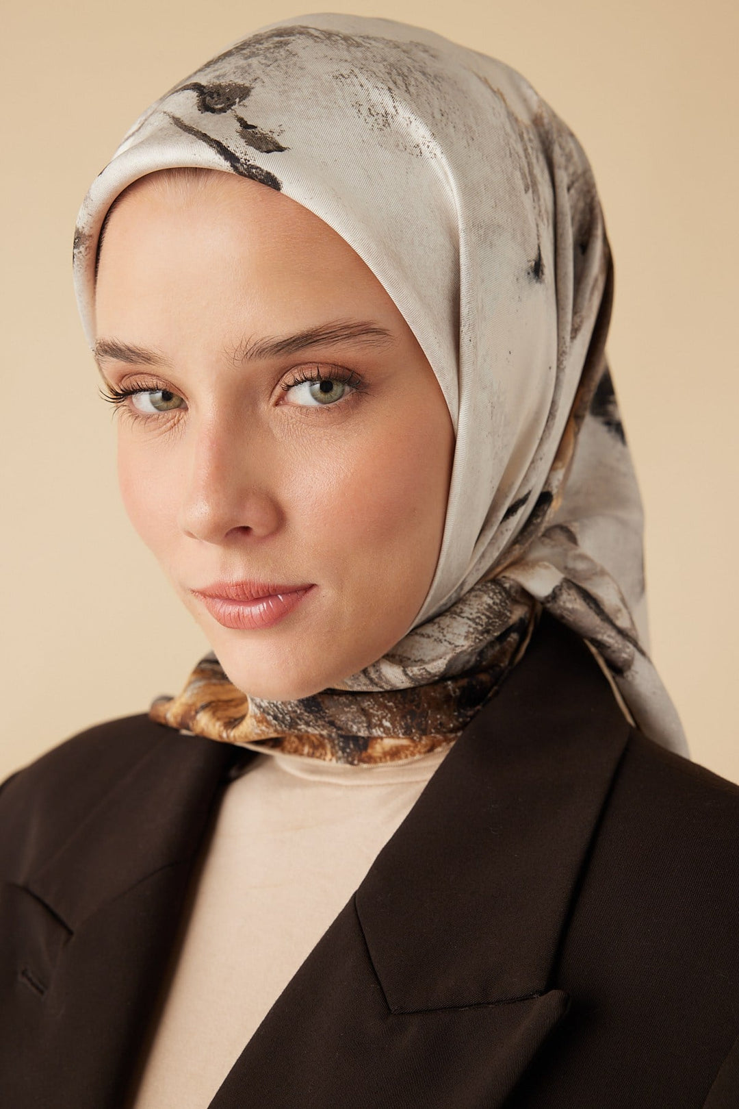 GELİNCİK TİVİL İPEK EŞARP 90*90 CM - BEJ - Görsel 7