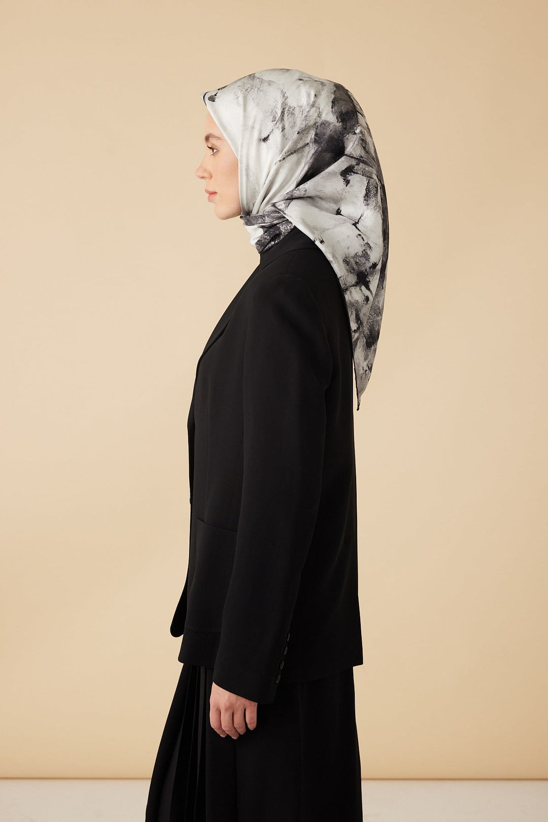 GELİNCİK TİVİL İPEK EŞARP 90*90 CM - SİYAH - Görsel 3