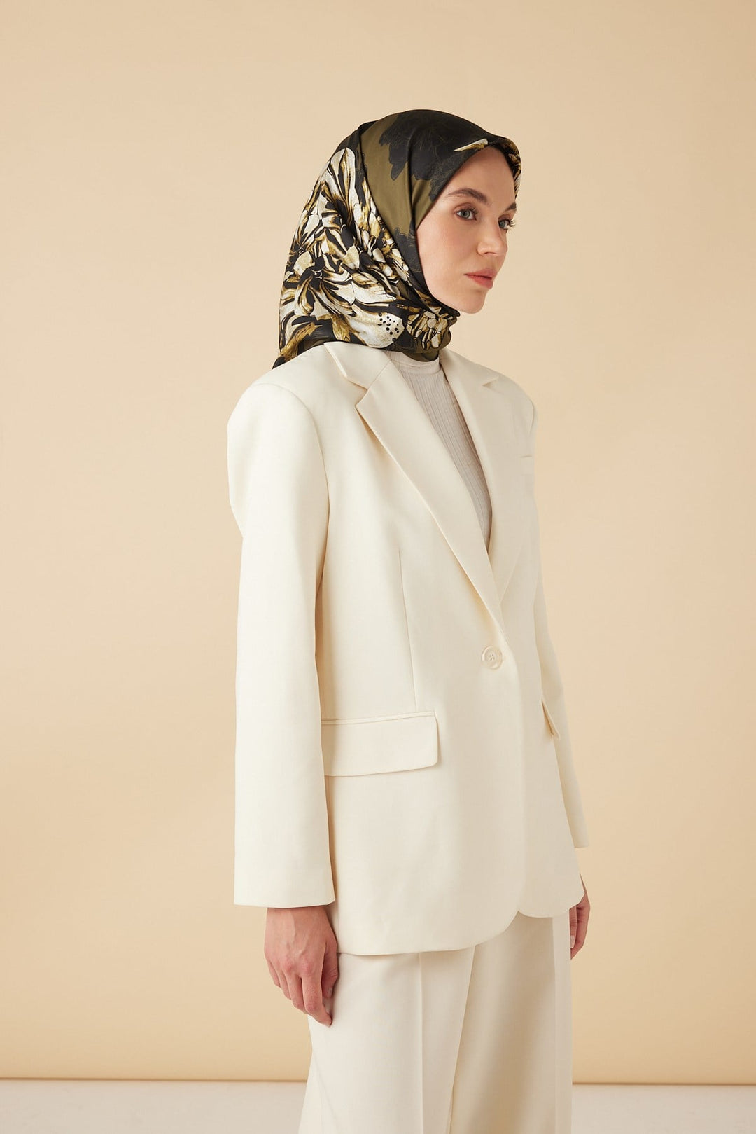 NEŞVE TİVİL İPEK EŞARP 90*90 CM - HAKİ - Görsel 4