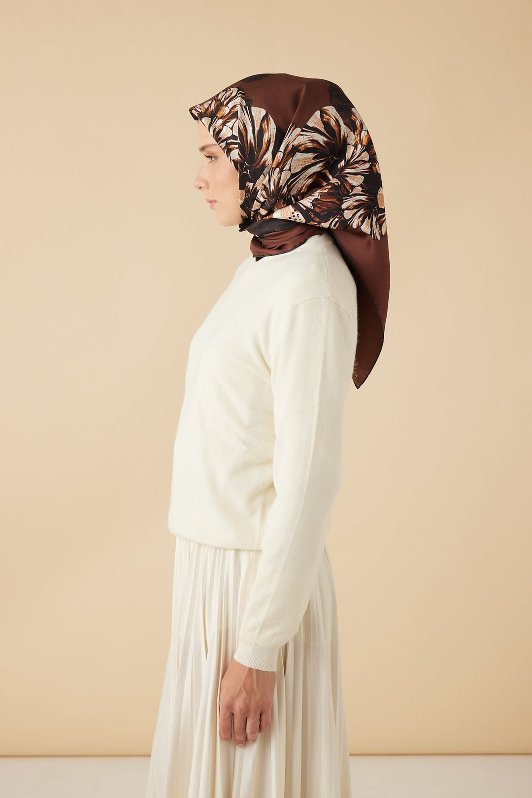 NEŞVE TİVİL İPEK EŞARP 90*90 CM - KAHVERENGİ - Görsel 4