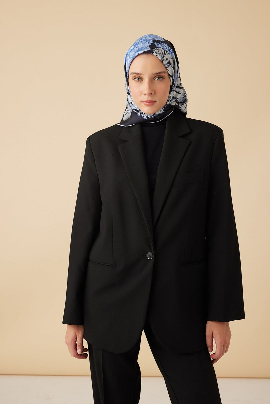 NEŞVE TİVİL İPEK EŞARP 90*90 CM - LACİVERT - Görsel 1