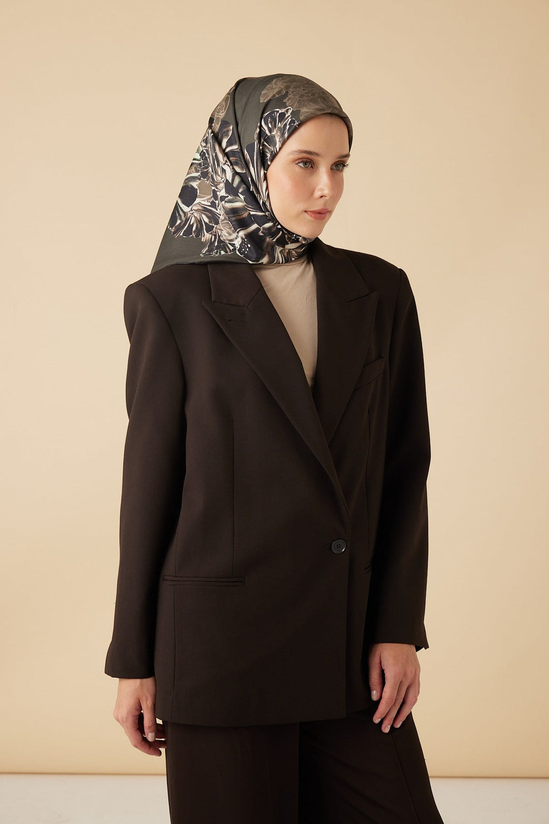 NEŞVE TİVİL İPEK EŞARP 90*90 CM - ACI KAHVE - Görsel 3