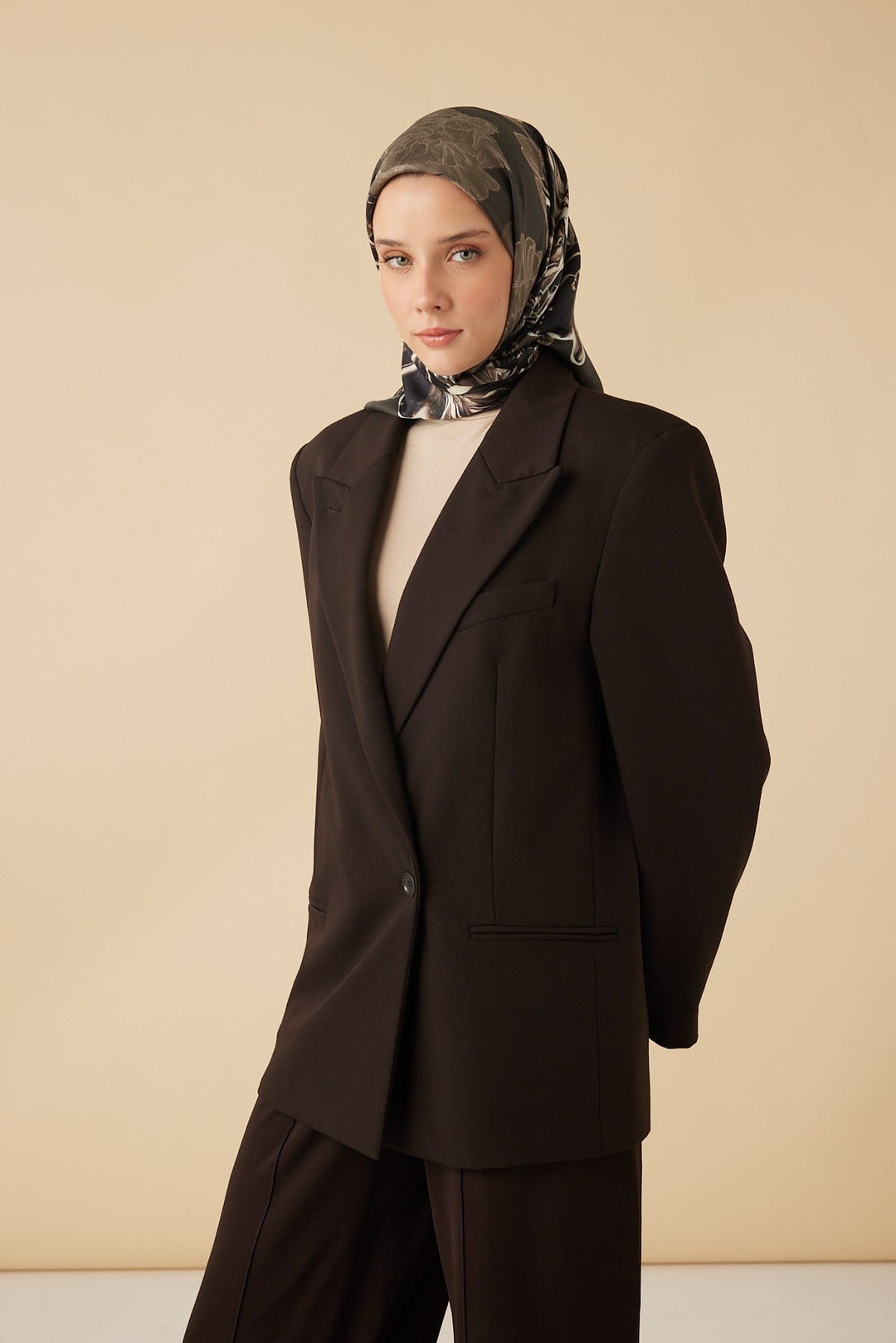 NEŞVE TİVİL İPEK EŞARP 90*90 CM - ACI KAHVE - Görsel 4