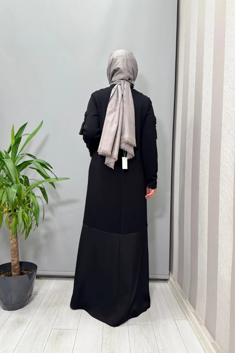 Mascara Dik Yaka Kollar Aksesuarlı Elbise Siyah 56MK 5101
