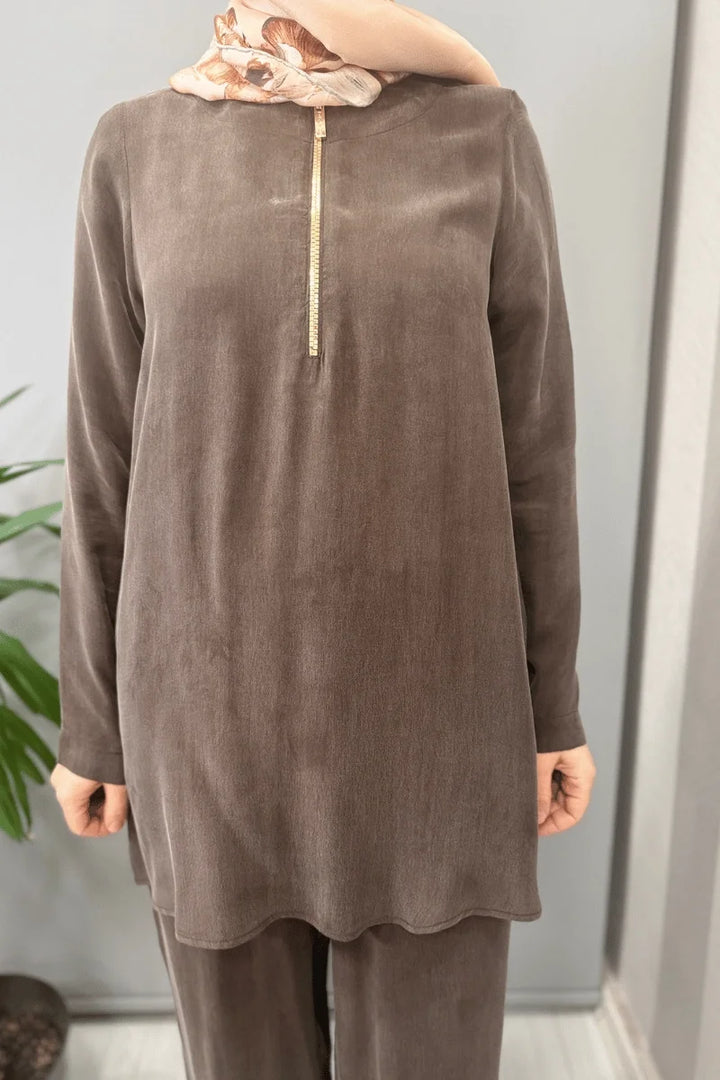 Miss Dalida Yakası Fermuarlı Cupro Tunik Kahve T25Y- 6061