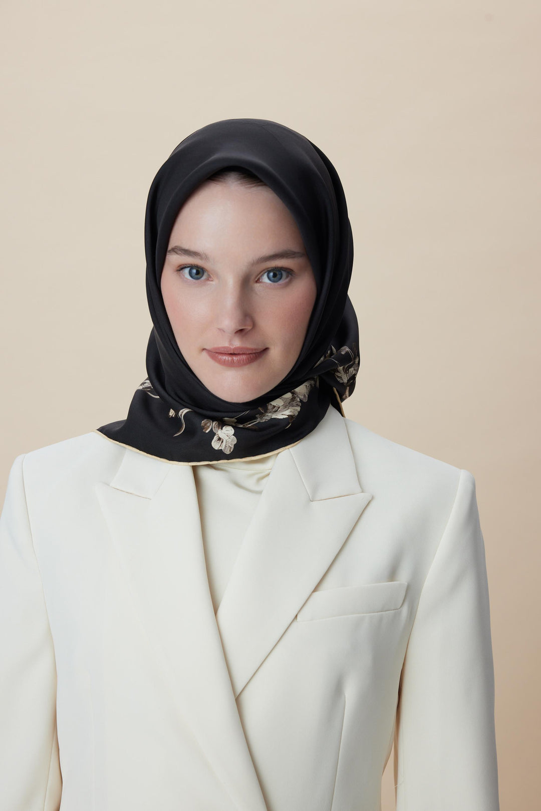 NEVA ÇİFT TARAFLI TİVİL İPEK EŞARP 90*90 CM - SİYAH - Görsel 12