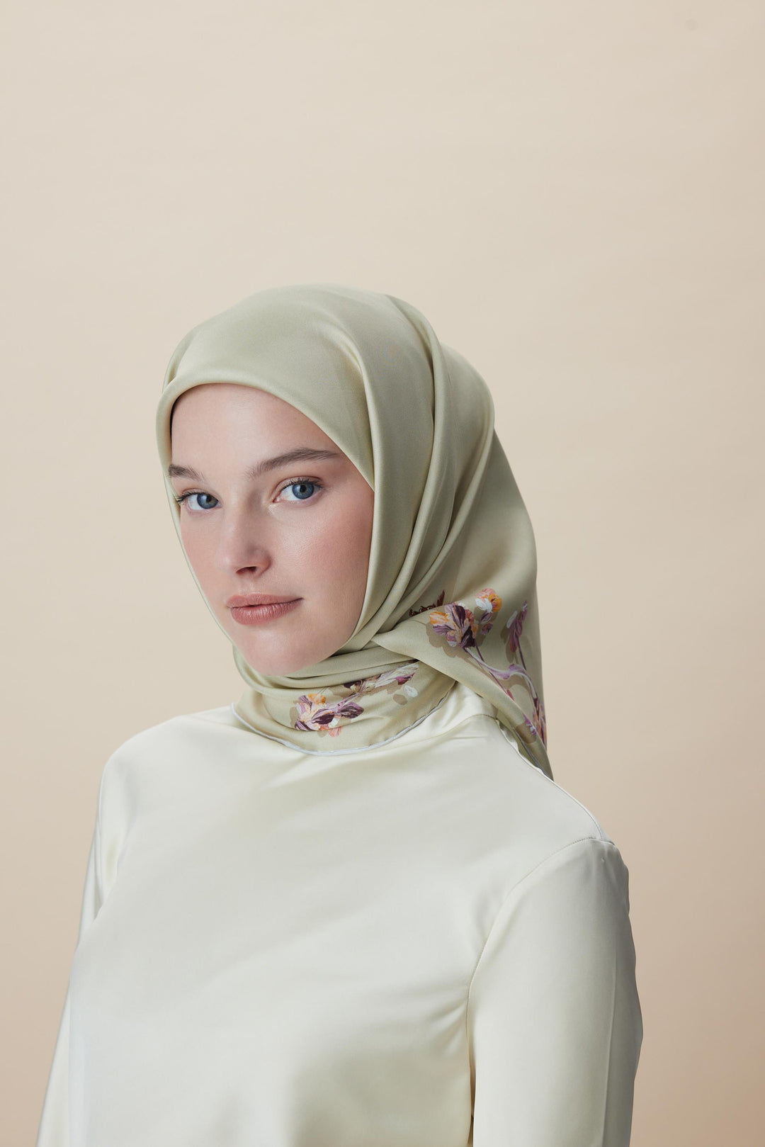 NEVA ÇİFT TARAFLI TİVİL İPEK EŞARP 90*90 CM - KREM - Görsel 6